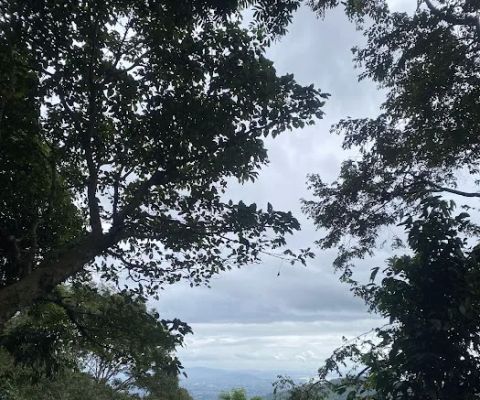 Tugu perbatasan Lombok barat - Lombok utara