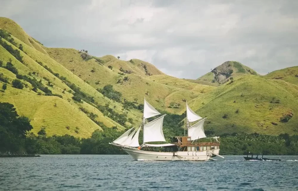 Discover the Best Private Family Yachts in Indonesia for Unforgettable Cruises