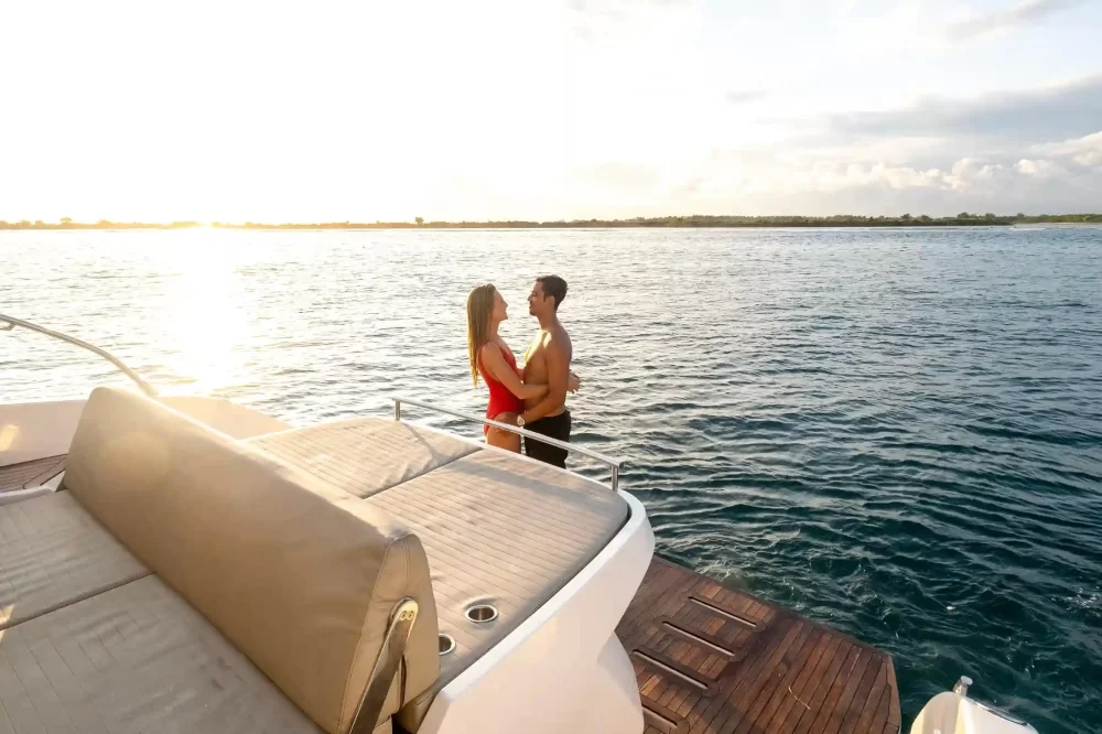 Experience Stunning Luxury Yacht Underwater Video in Indonesia with Elaleph Cruising