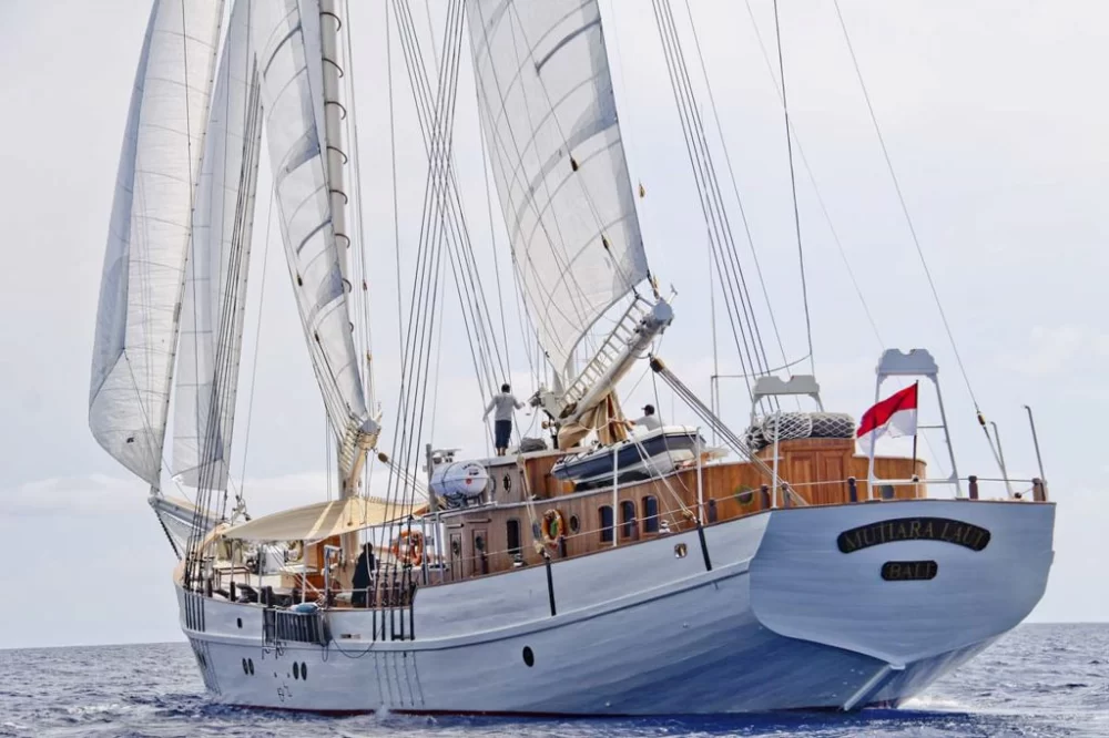 Luxury Yacht Anniversary Cruise Indonesia: Celebrate in Style