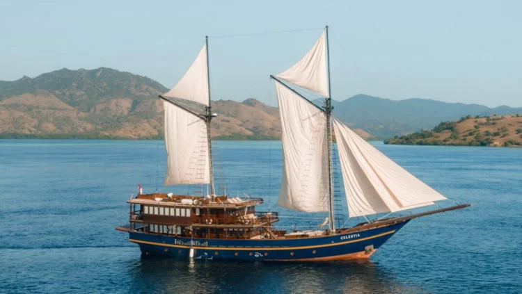 Private Yacht Luxury Travel Indonesia: Explore Exclusive Island Escapes