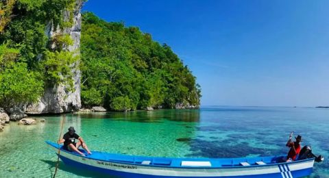 Experience Ultimate Luxury with a Yacht Charter in the Banda Sea