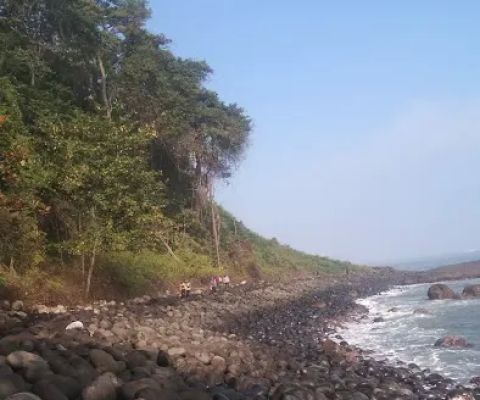 Pantai Watu Klotok