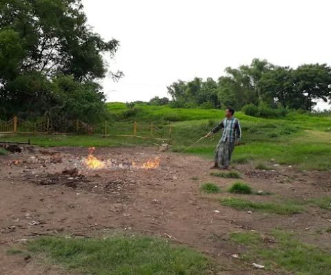 Api Tak Kunjung Padam 2