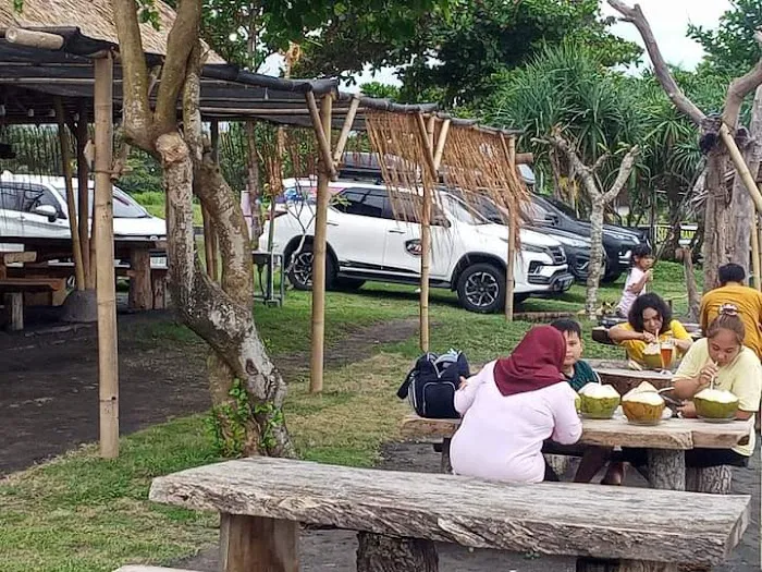 Pantai Rambut Siwi 8