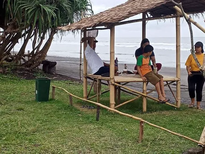 Pantai Rambut Siwi 2