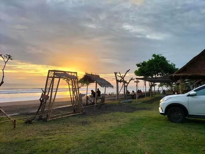 Pantai Rambut Siwi 0