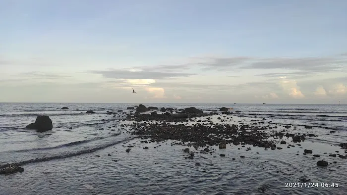 Pantai Desa Pemaron 5