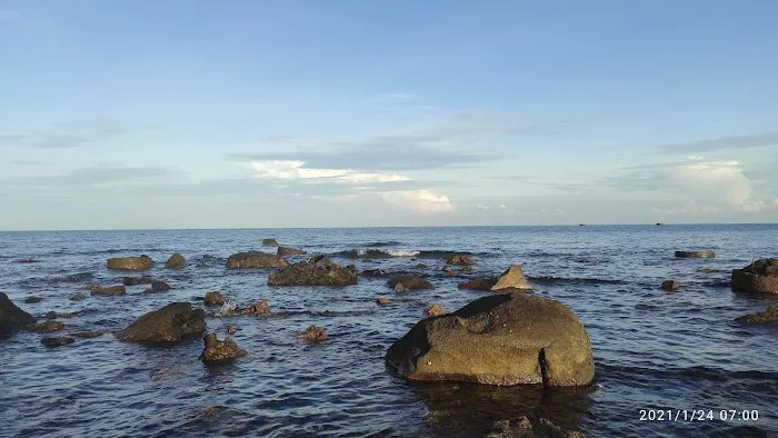 Pantai Desa Pemaron 1