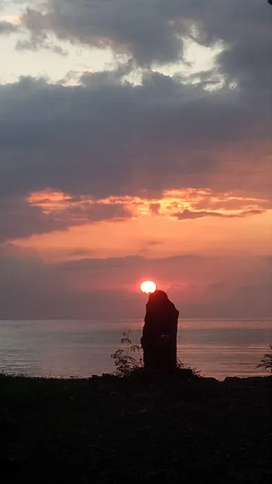 Pantai Desa Pemaron 4