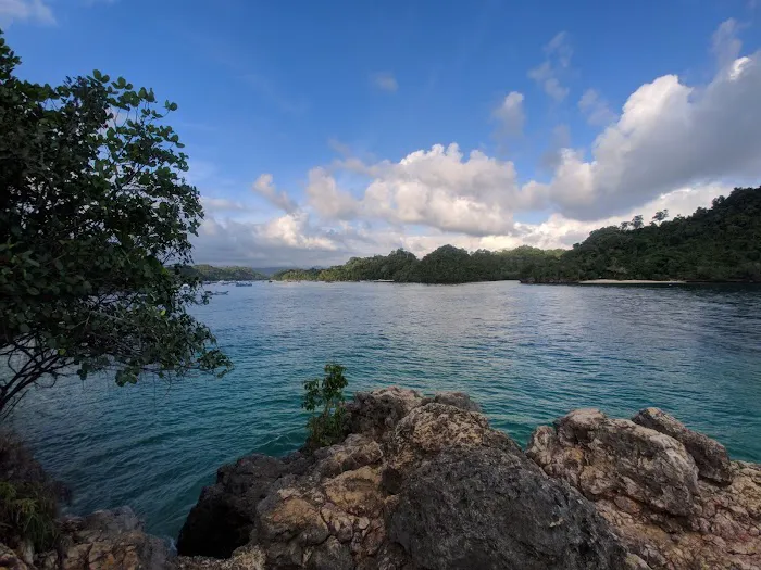 Pantai tiga warna 2