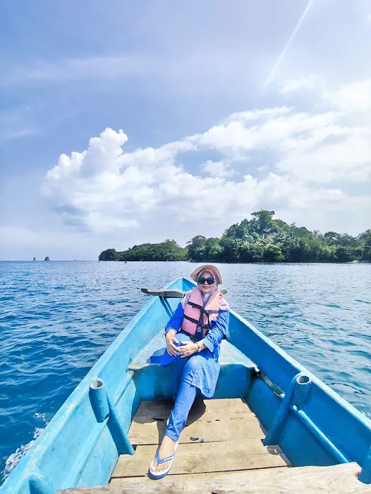 Pantai tiga warna 6