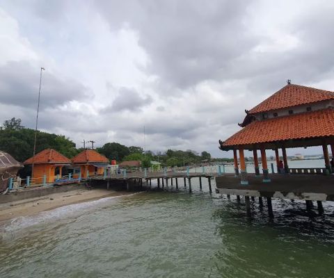Pantai Kartini Kura