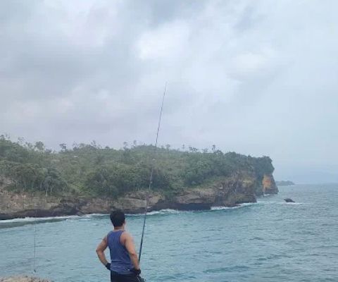 Spot Rock Fishing Platar Luweng