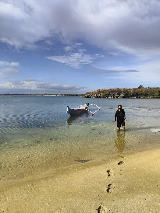 Pantai Lemerang 4