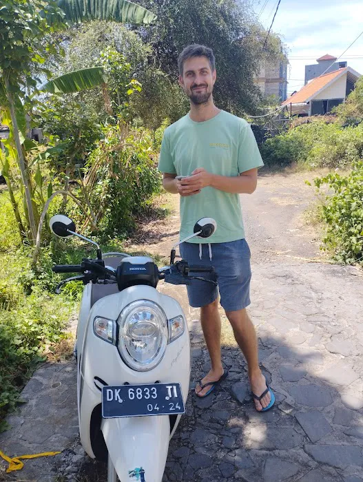 Amed Bali tours & scooter rental 7
