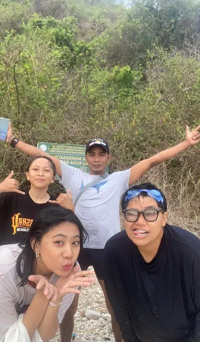 Pantai Cambah Nusa Barong Island 0