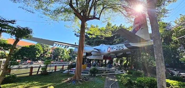 Park of US Bomber B-26B AURI M265 - Sungai Kalimas 1
