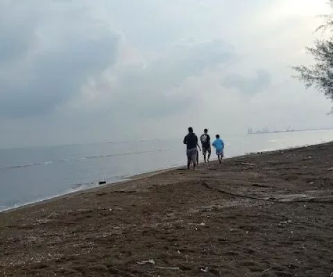 Pantai Cemoro Jejer