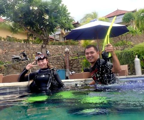 BHUANA SCUBA DIVER