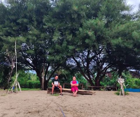 Pantai cemara Bengkak
