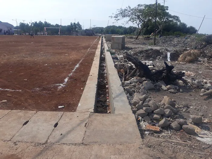 Lapangan Pesisir Kota Cirebon 5