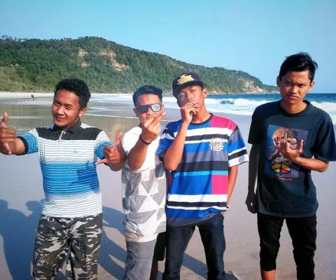 Pantai Pasir Adus