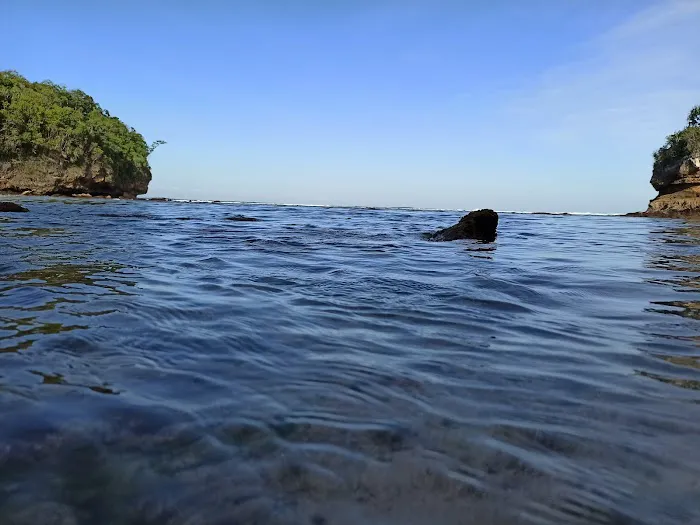 Pendopo Pantai Ngliyep 2