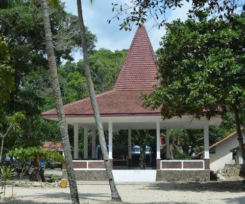 Pendopo Pantai Ngliyep