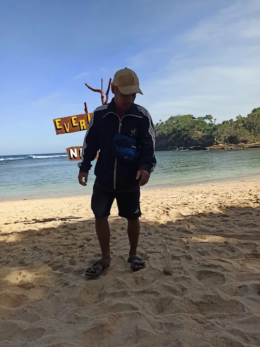 Pendopo Pantai Ngliyep 4