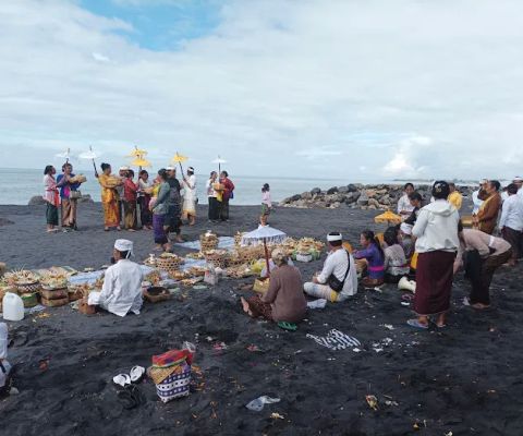 Pantai Tegal Besar 2