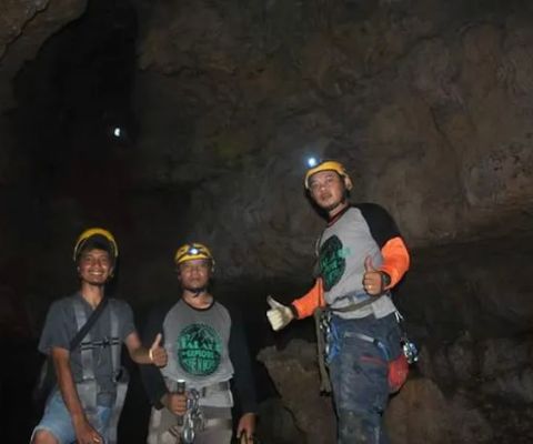 Goa panggung grontol