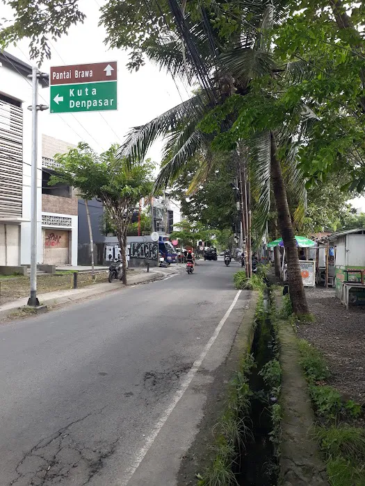 Lapangan Kantor Desa Tibubeneng 7