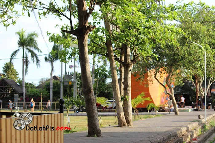 Lapangan Kantor Desa Tibubeneng 8