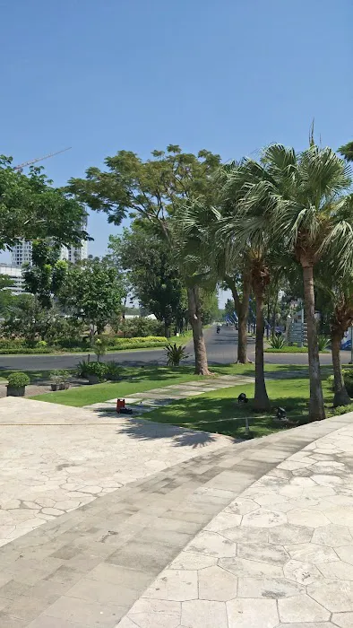 Taman Menggapai Cakrawala (Sculpture) 4