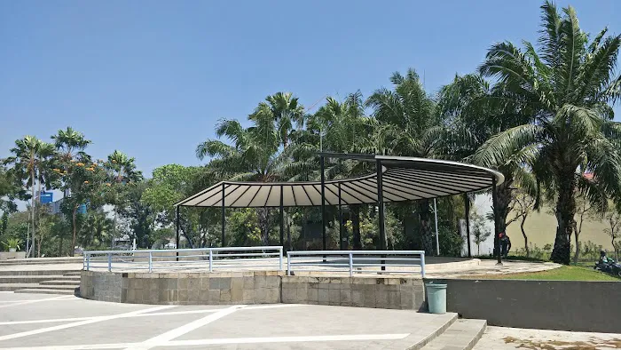 Taman Menggapai Cakrawala (Sculpture) 2
