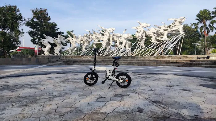 Taman Menggapai Cakrawala (Sculpture) 7