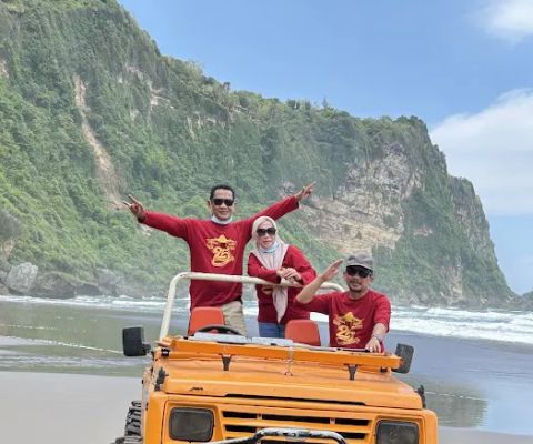 Reservasi Jeep offroad Parangtritis