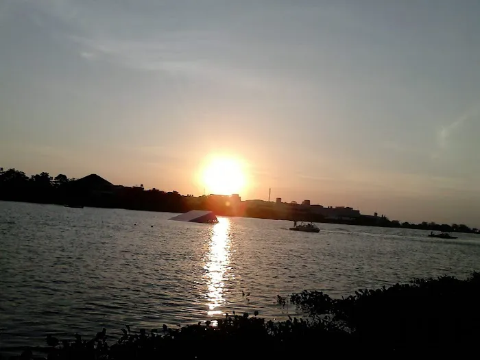 Pantai Tanjung Bunga 0