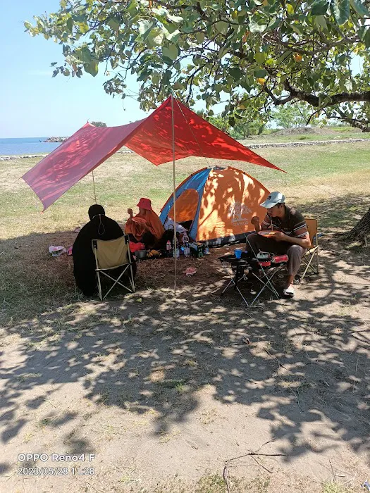 Wisata camping pantai akkarena 1