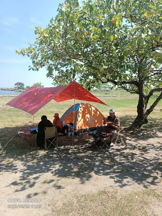 Wisata camping pantai akkarena 5