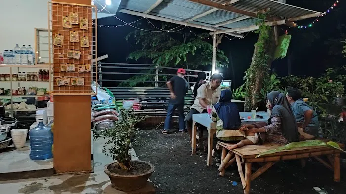 KIOS BUNGA HIAS LAPANGAN DRINGU 1