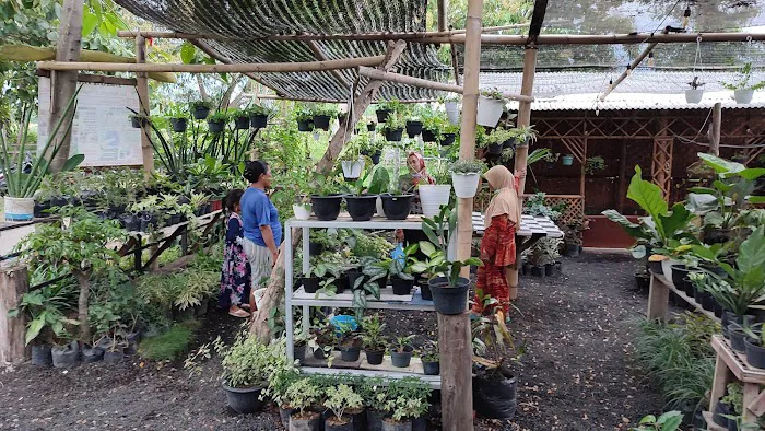 KIOS BUNGA HIAS LAPANGAN DRINGU 0