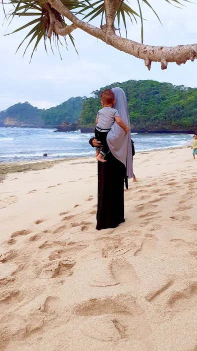 Pantai Selok 8
