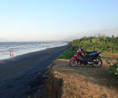 Pantai Belumbeng