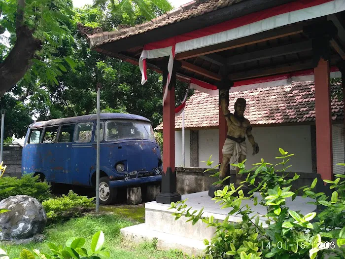 Taman Sejarah Universitas Pendidikan Ganesha 3
