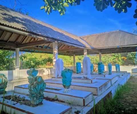 Makam KH. Achmad Zayyadiy dan Keluarga Syech Muhsin
