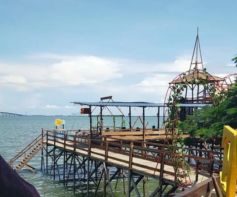 Arrohah cafe (Cafe.Live music.Seafood)