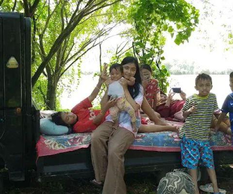 bumi perkemahan munif kurniawan