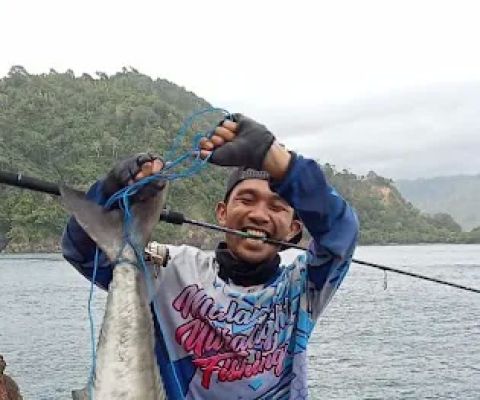SPOT FISHING MENCOAN